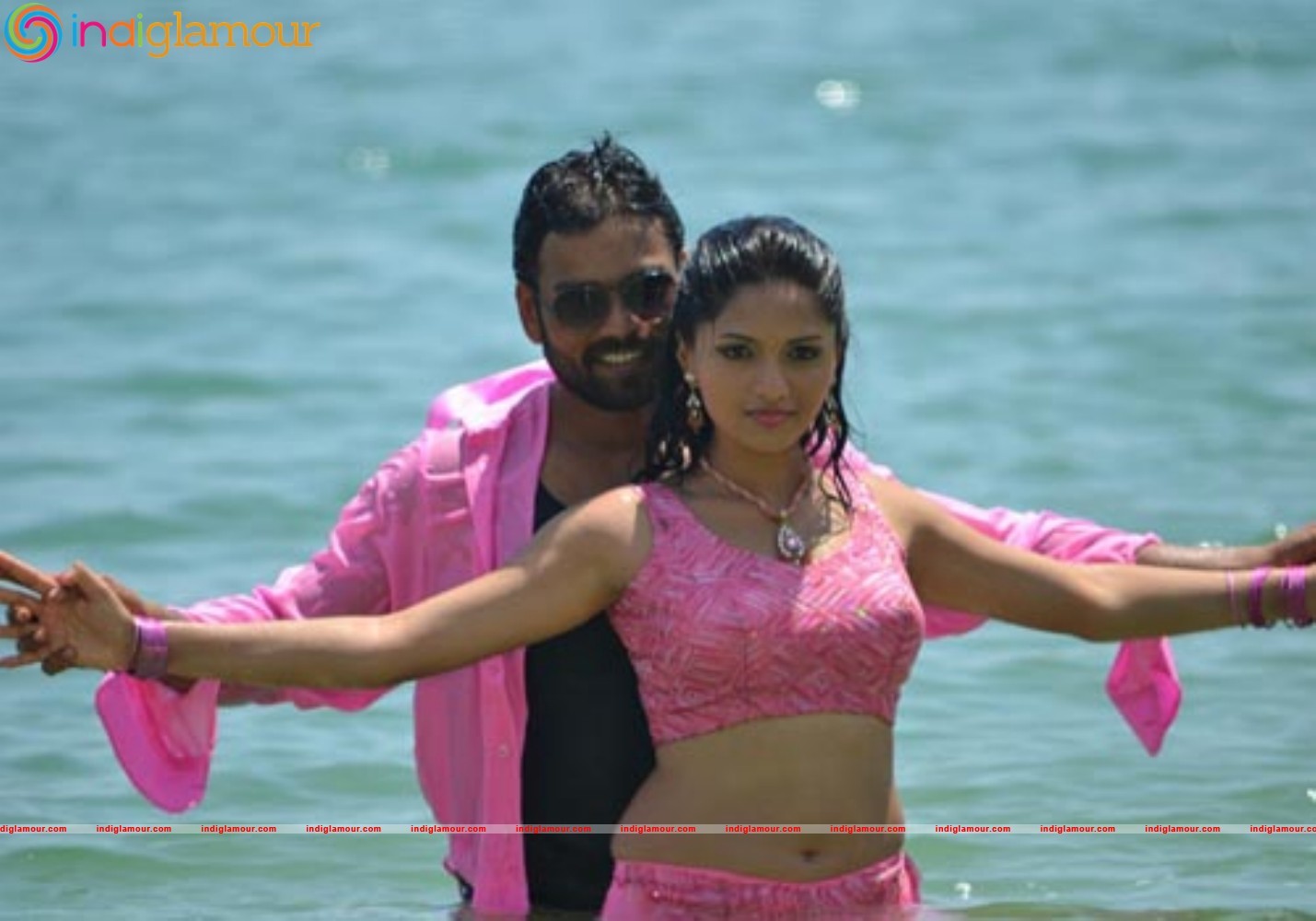 Actress Sunaina Wet Spicy Navel Photos Actress hd photo