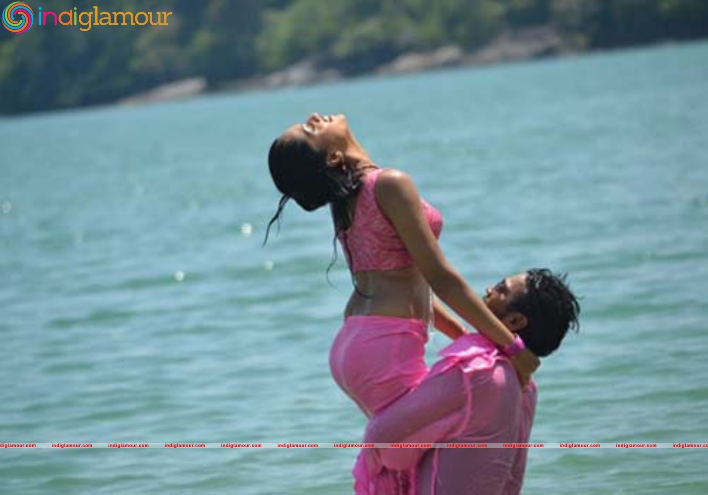 Actress Sunaina Wet Spicy Navel Photos Actress hd photo