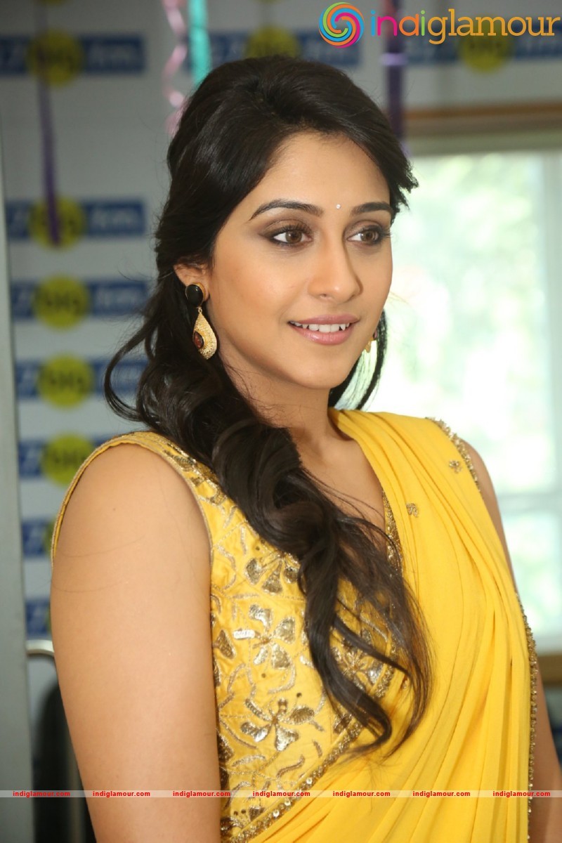 Regina Cassandra Actress hd photo