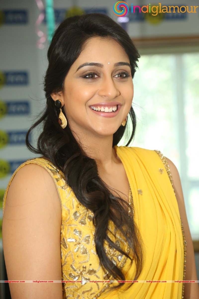 Regina Cassandra Actress hd photo