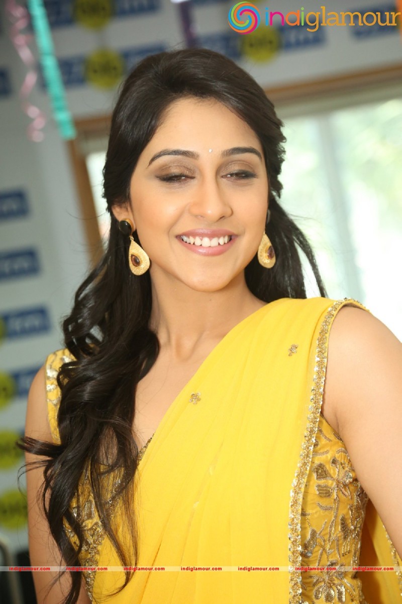 Regina Cassandra Actress hd photo