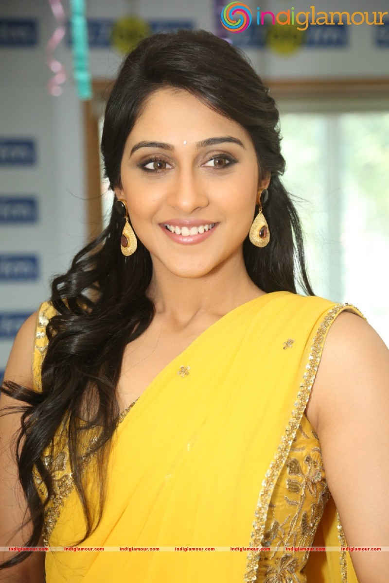 Regina Cassandra Actress hd photo