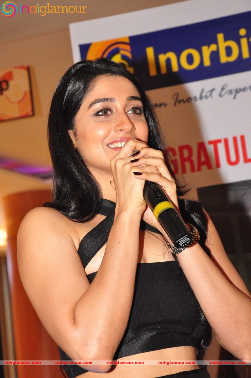 Regina Cassandra Actress hd photo