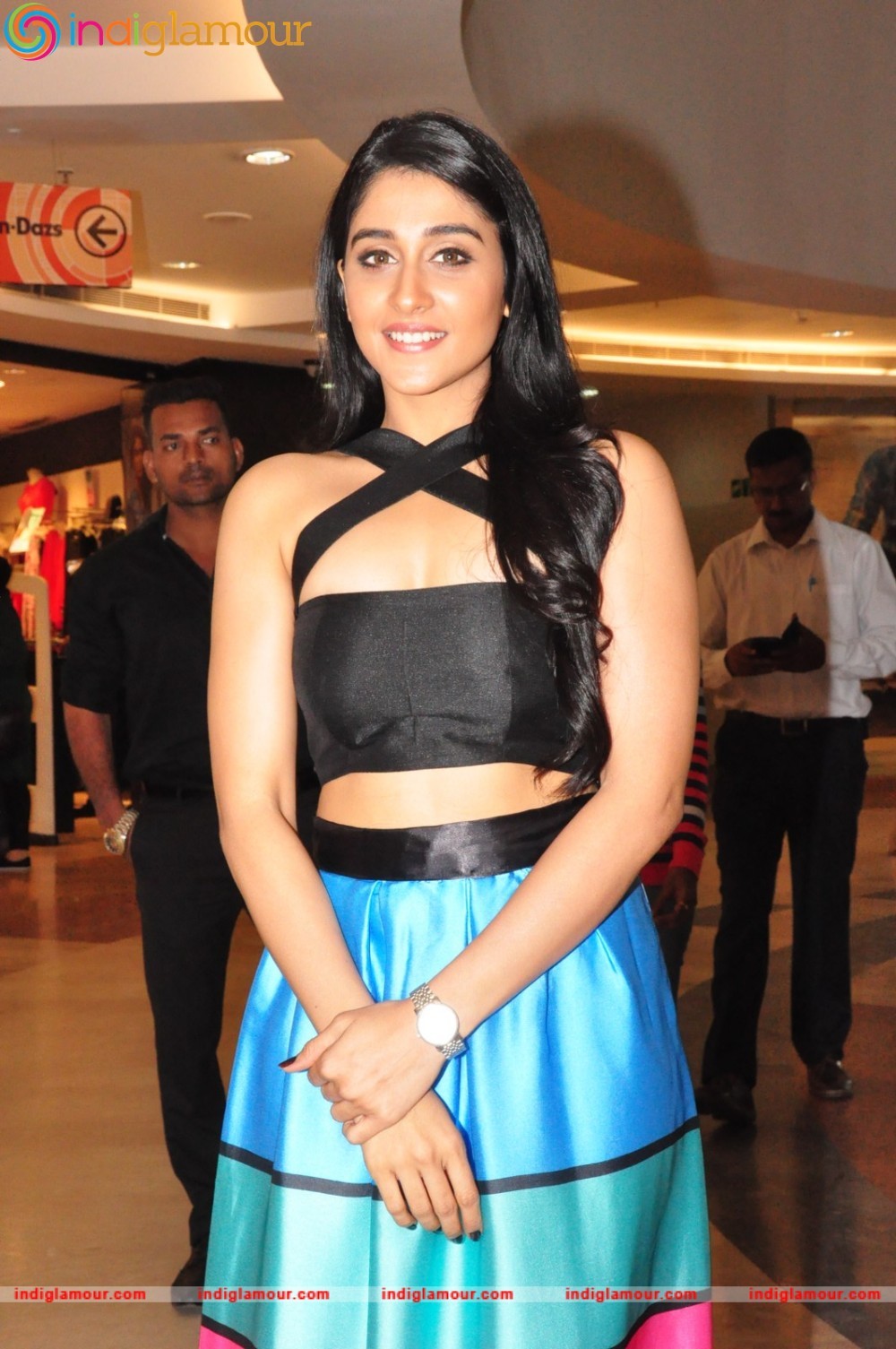 Regina Cassandra Actress hd photo