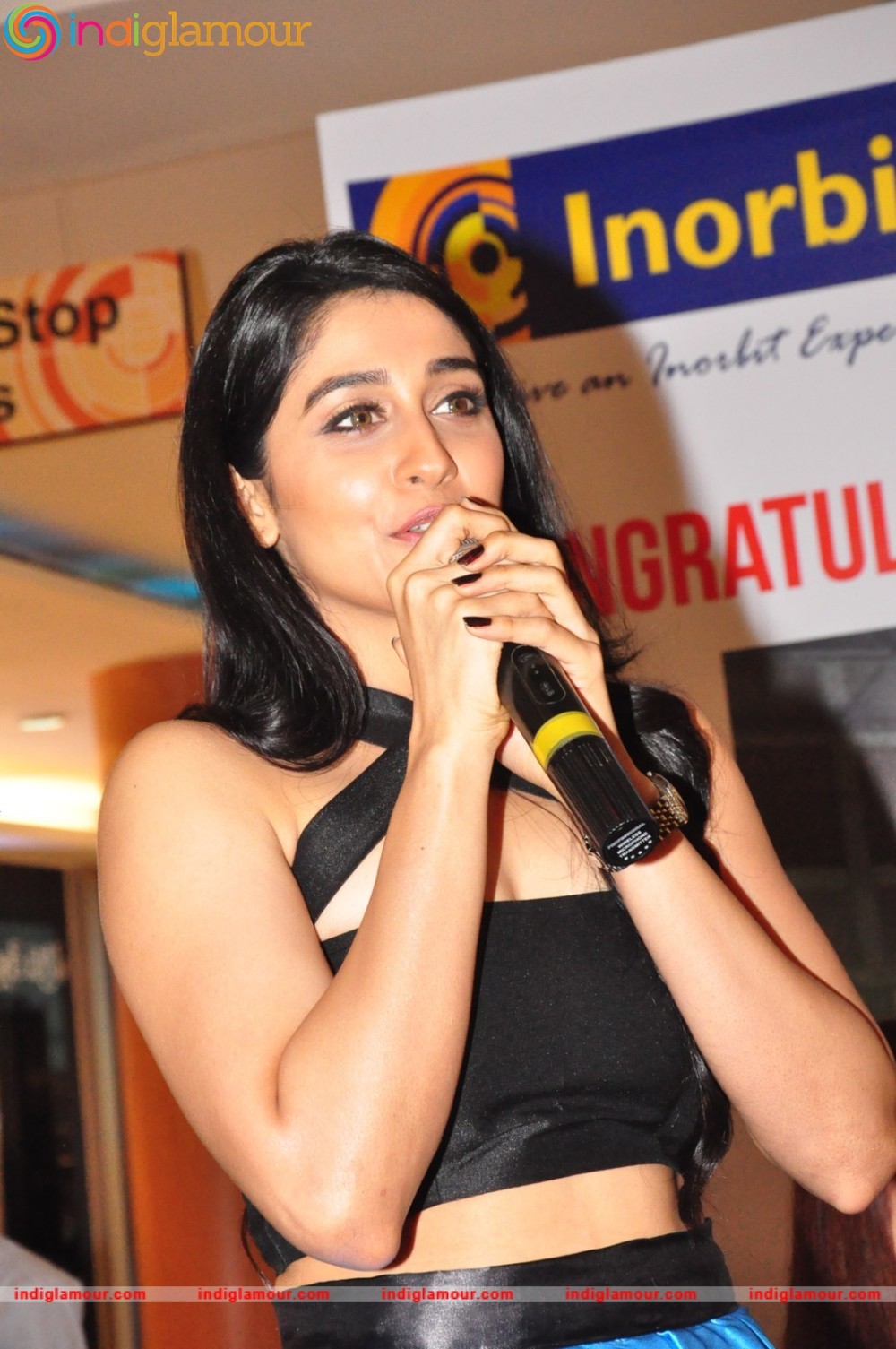 Regina Cassandra Actress hd photo