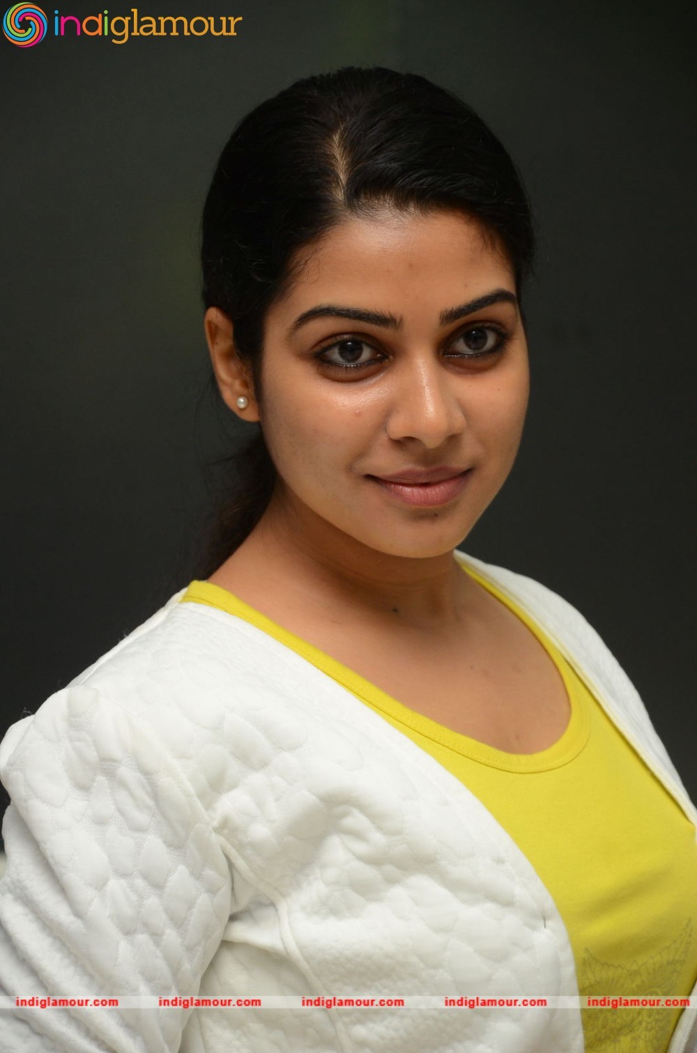 Satna Titus Actress hd photo