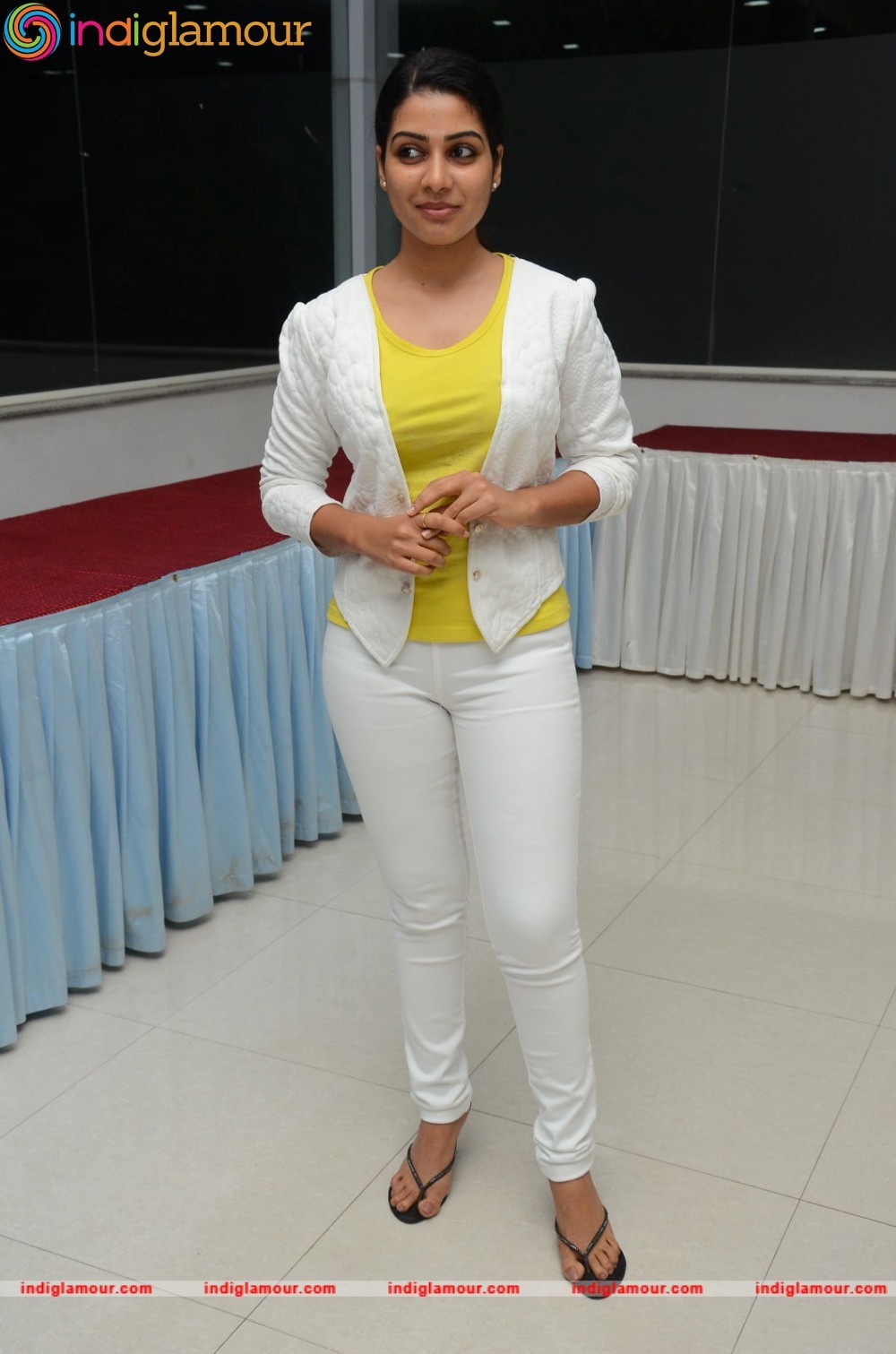 Satna Titus Actress hd photo