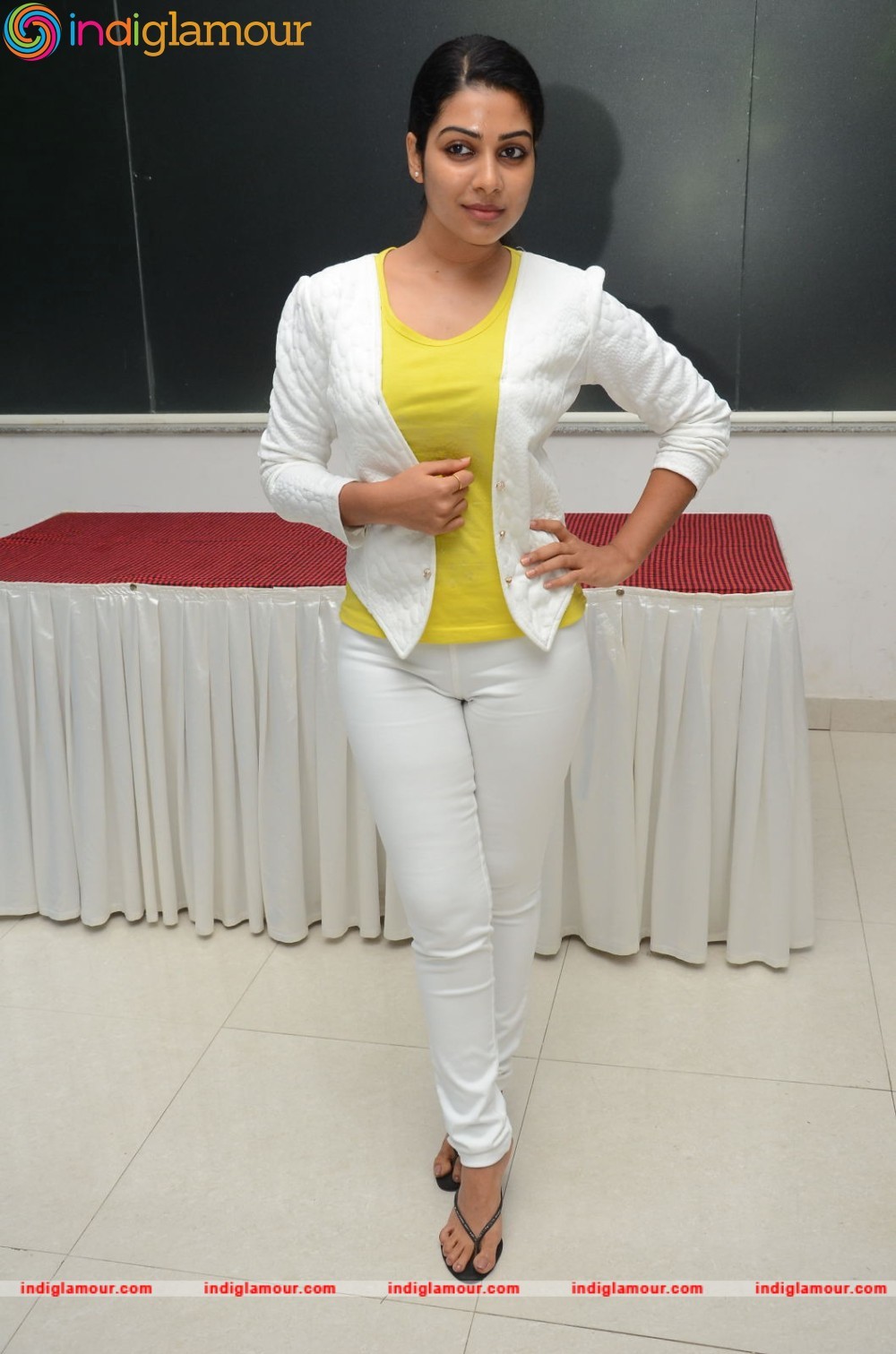 Satna Titus Actress hd photo