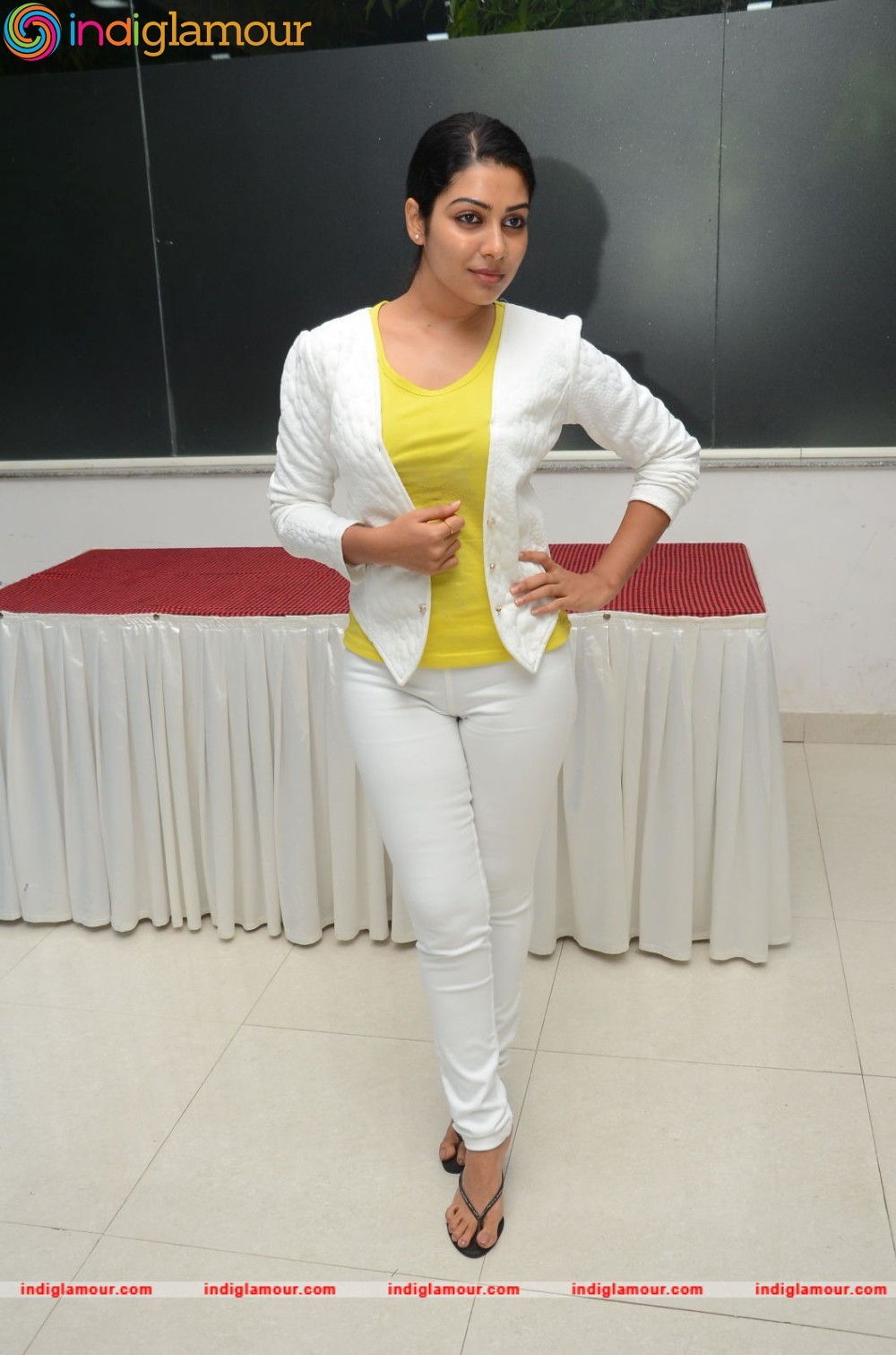 Satna Titus Actress hd photo