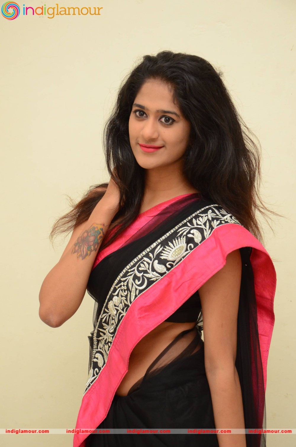Harini Actress hd photo
