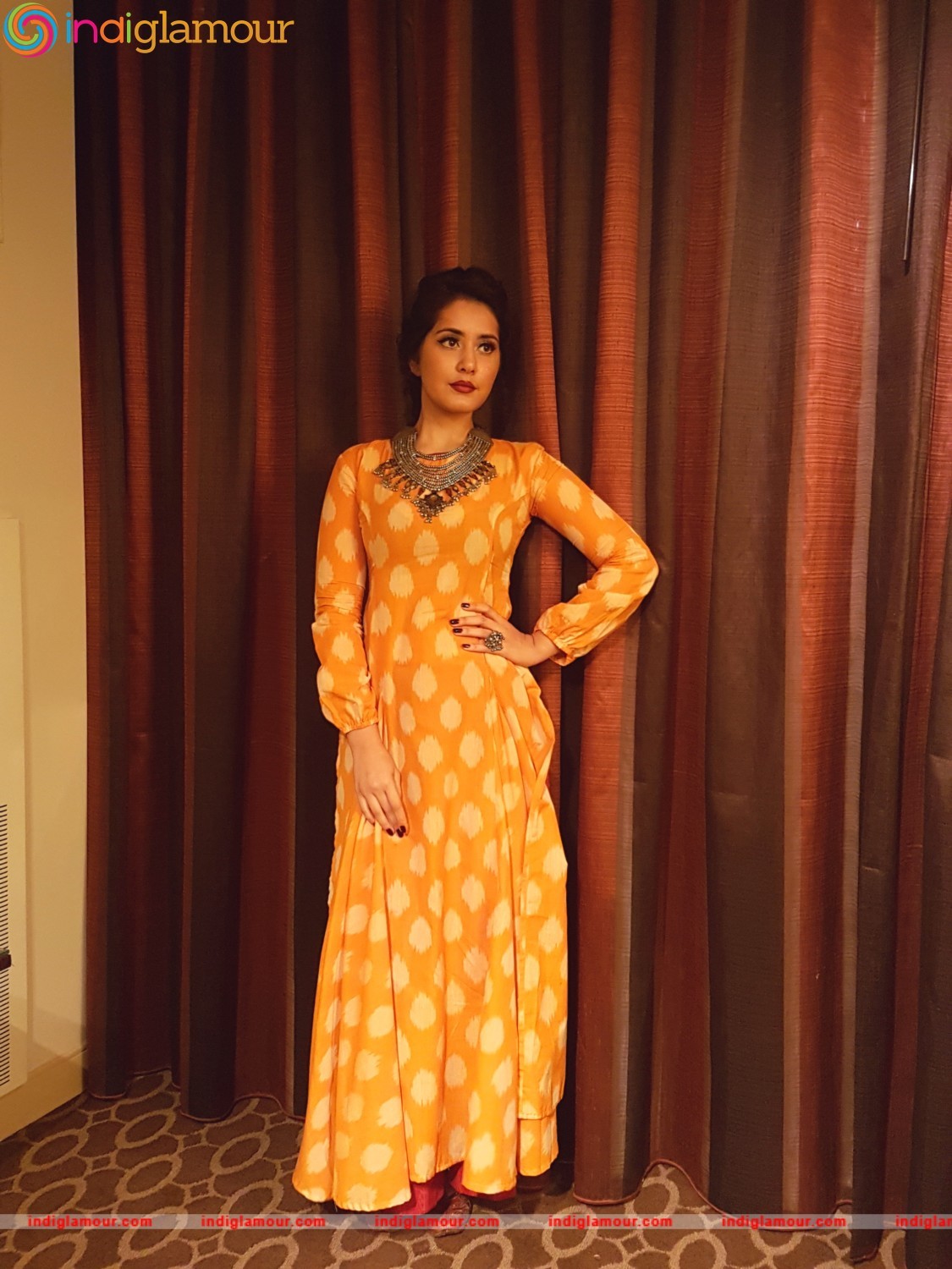 Raashi Khanna Actress hd photo