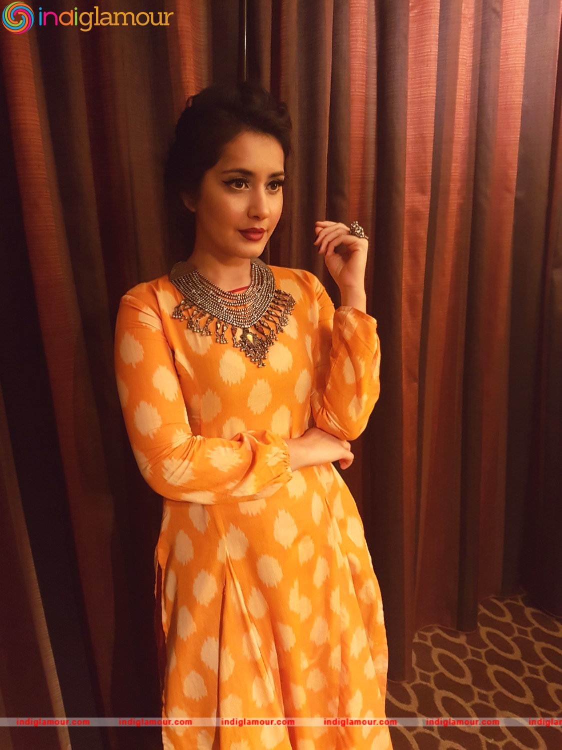 Raashi Khanna Actress hd photo
