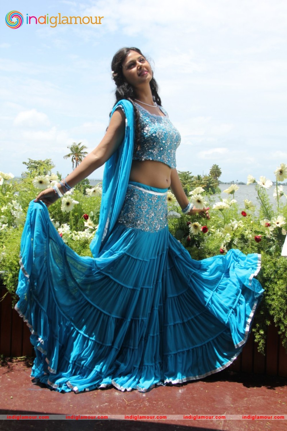 Monal Gajjar Actress hd photo