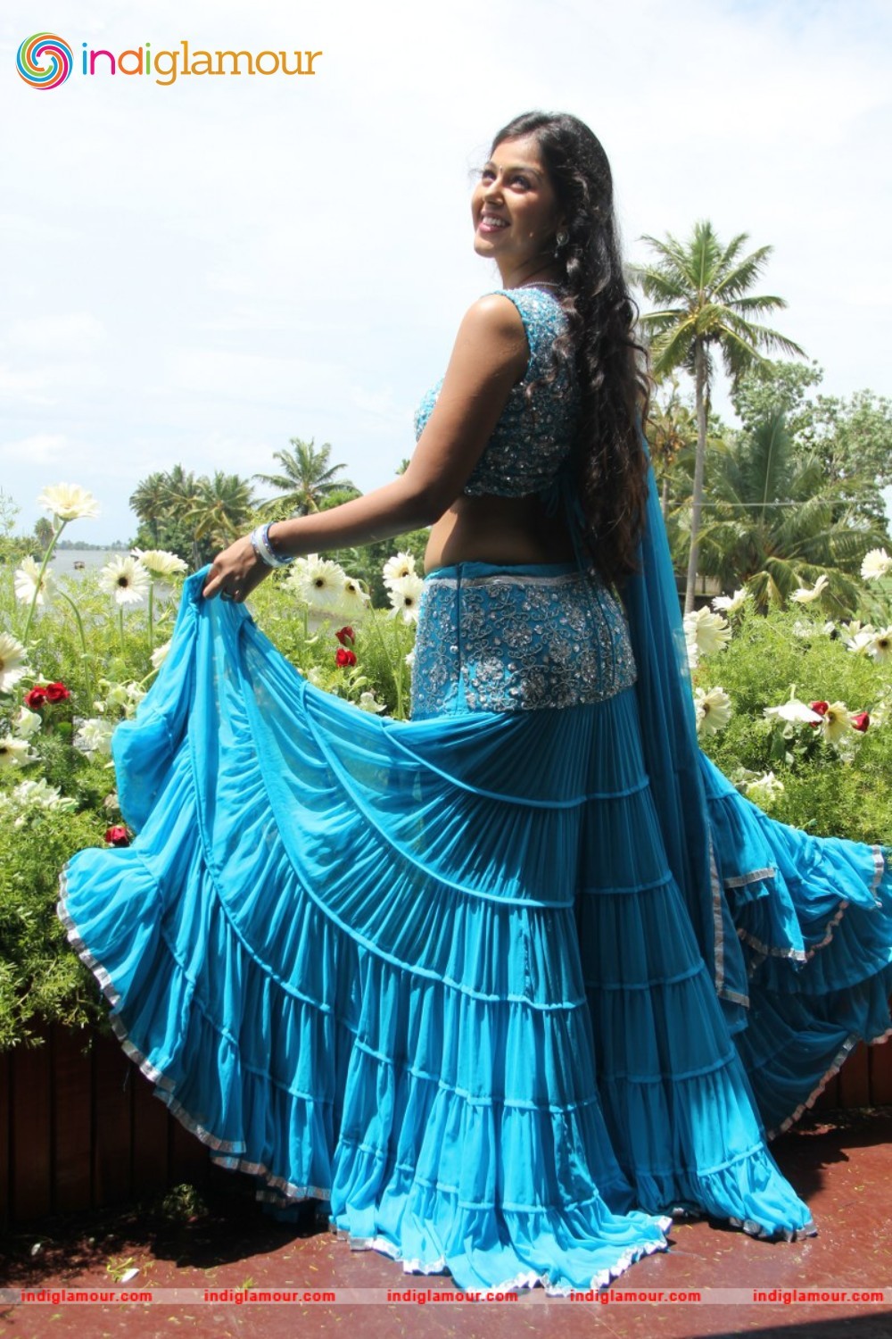 Monal Gajjar Actress hd photo