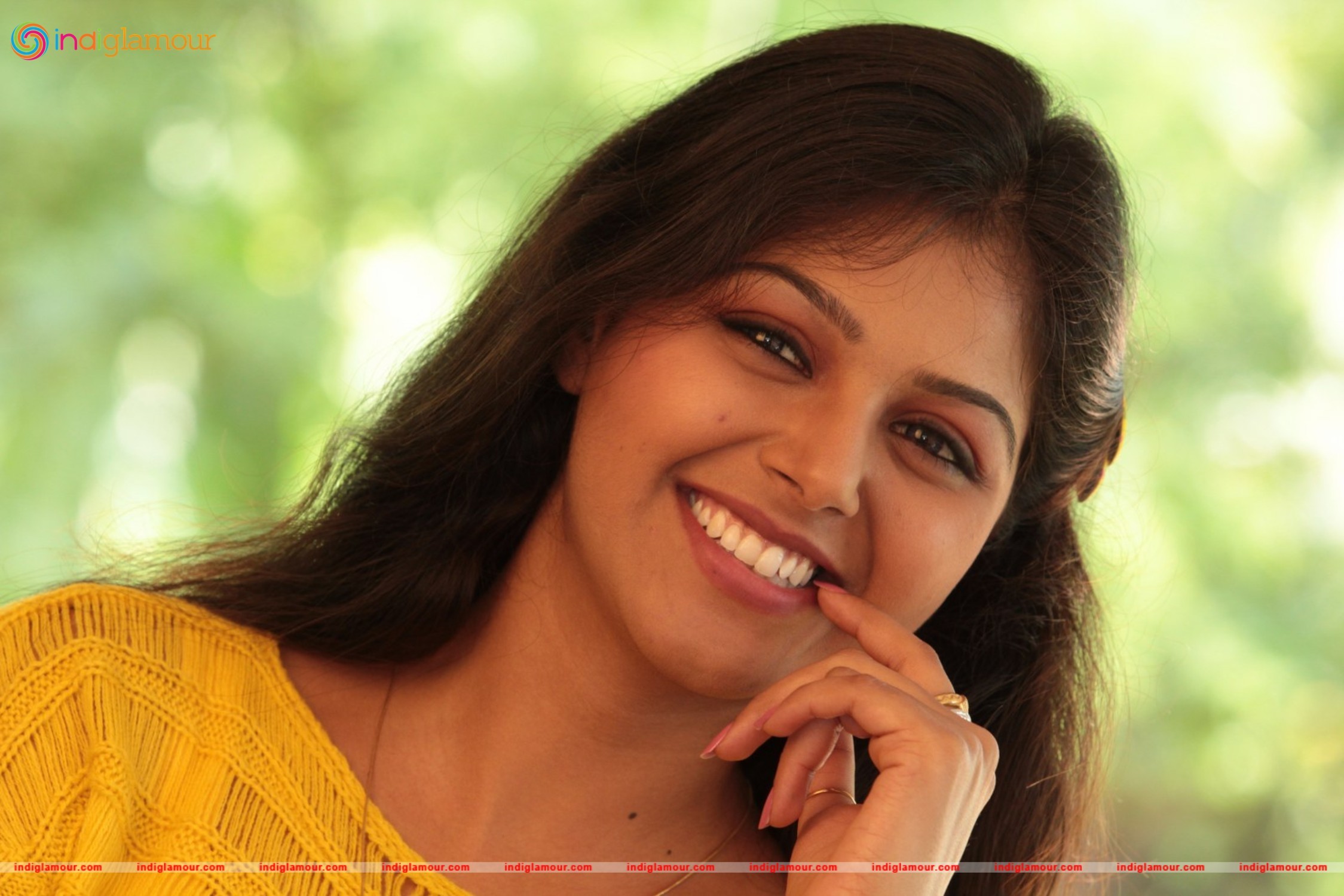 Monal Gajjar Actress hd photo