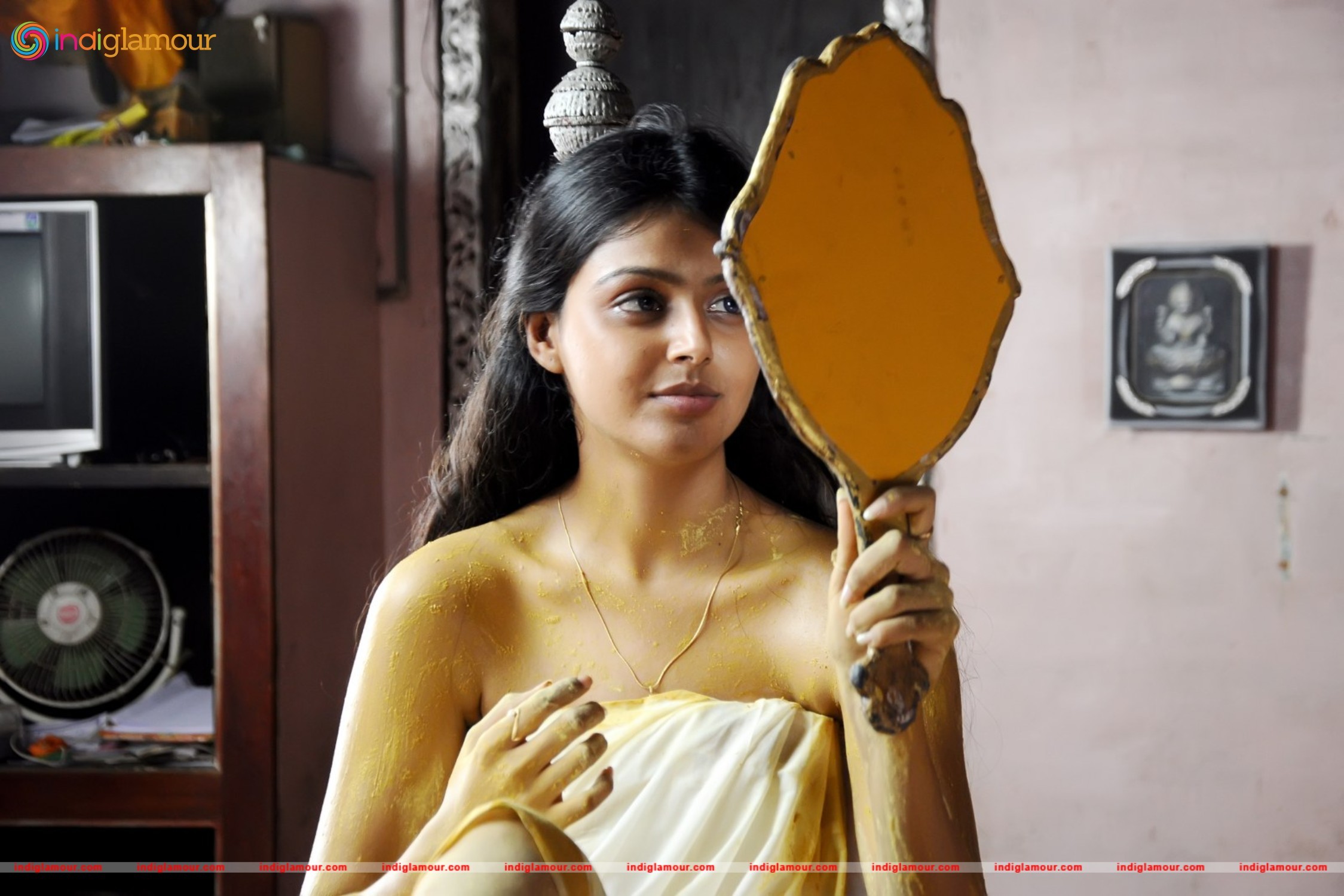 Monal Gajjar Actress hd photo