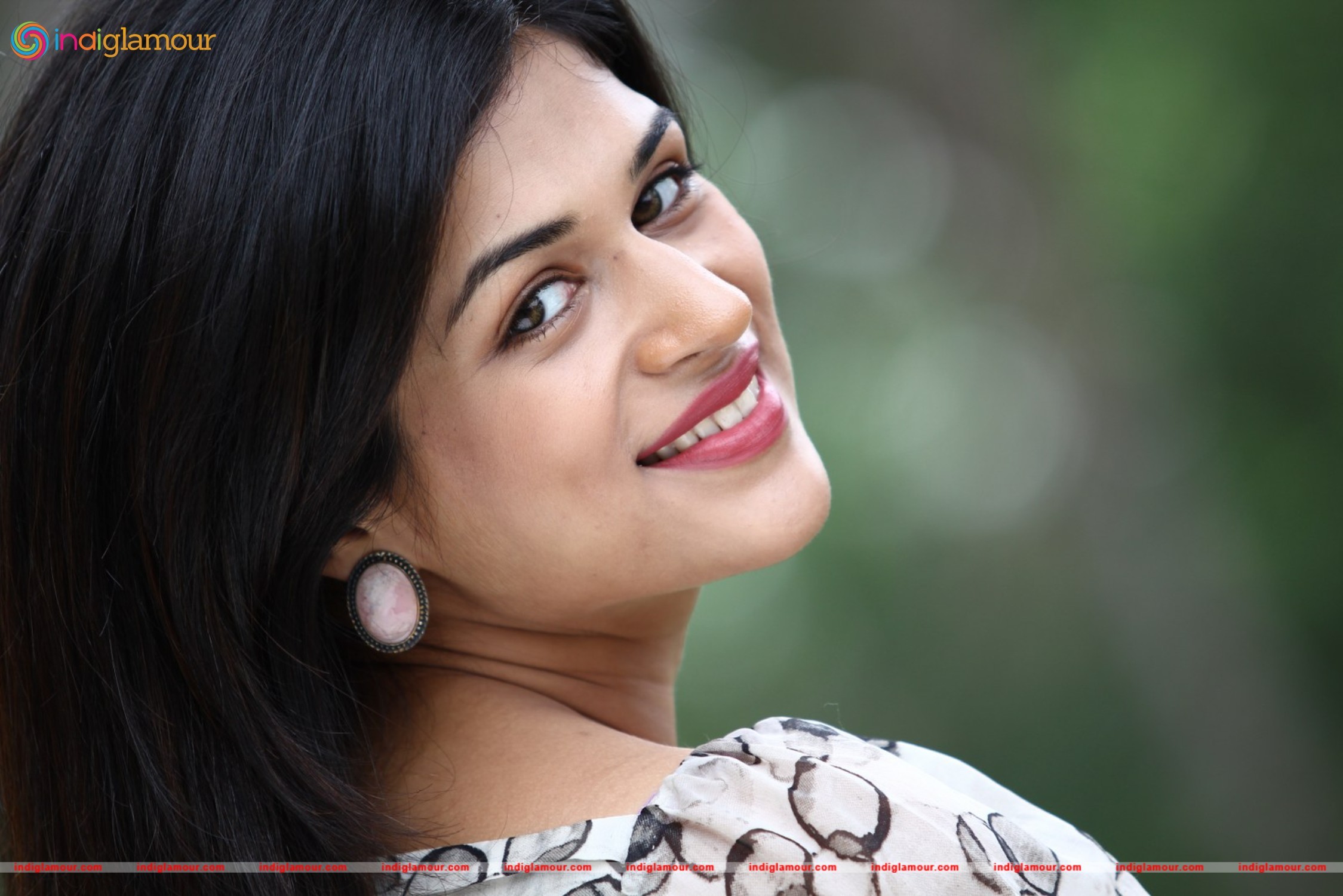 Shraddha Das Actress hd photo