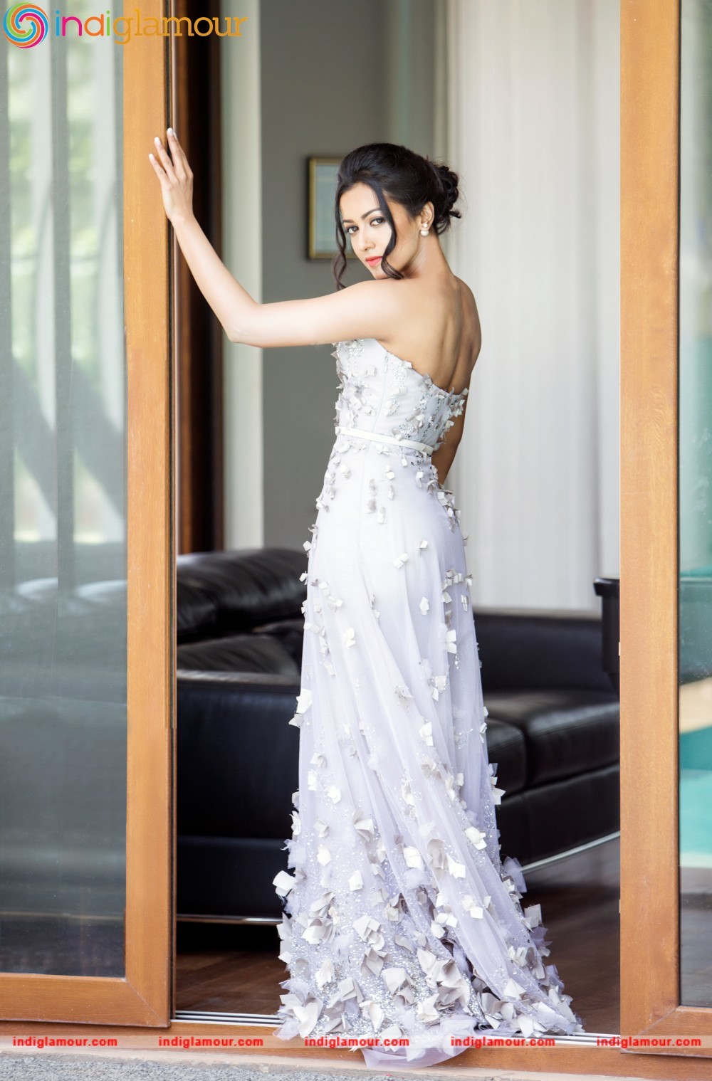 Catherine Tresa Latest Pictures Actress hd photo