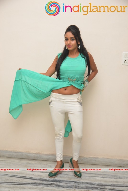 Pooja Sri Latest Hot And Spicy Photo Gallery Actress hd photo