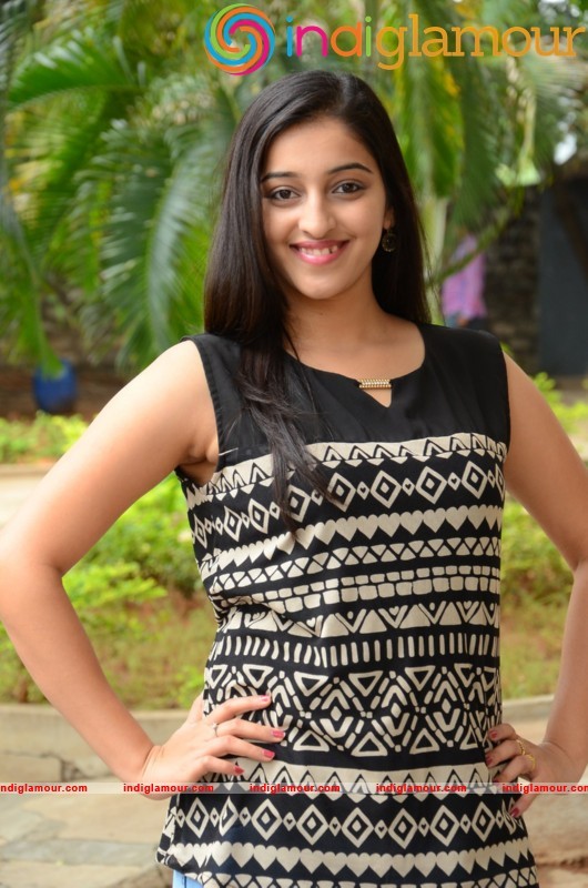 Mouryani New Gallery Actress hd photo
