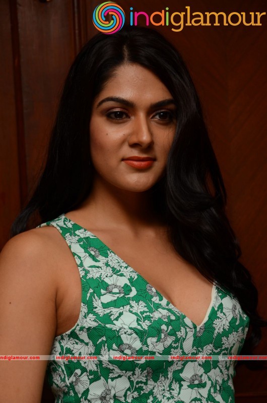 Sakshi Chowdhary Latest Photos Gallery Actress hd photo