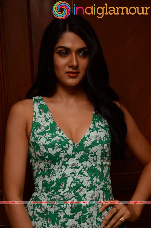 Sakshi Chowdhary Latest Photos Gallery Actress hd photo