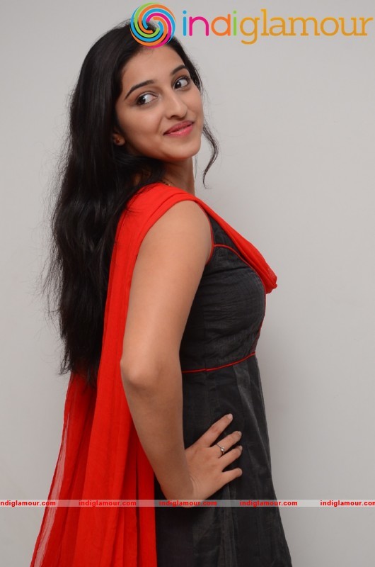 Mouryani New Pics Actress hd photo