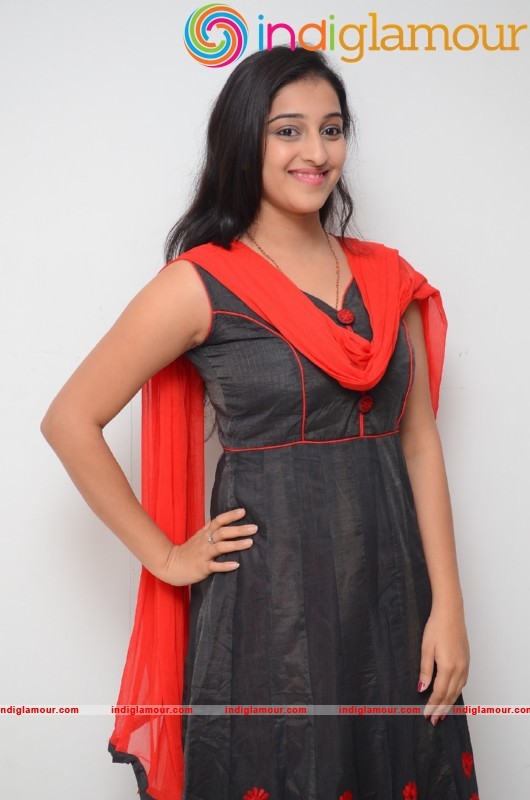 Mouryani New Pics Actress hd photo