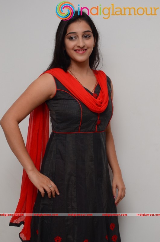 Mouryani New Pics Actress hd photo