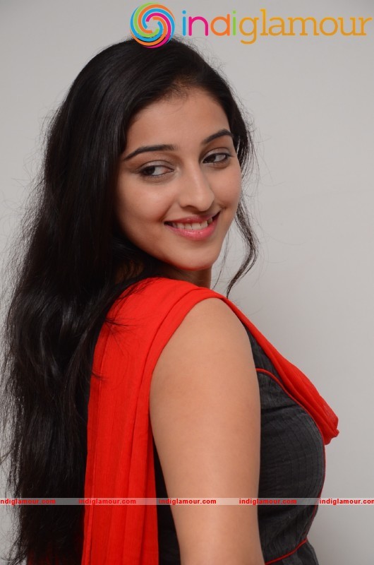 Mouryani New Pics Actress hd photo