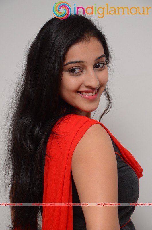 Mouryani New Pics Actress hd photo