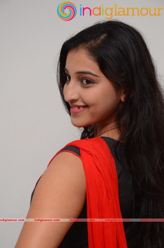 Mouryani New Pics Actress hd photo