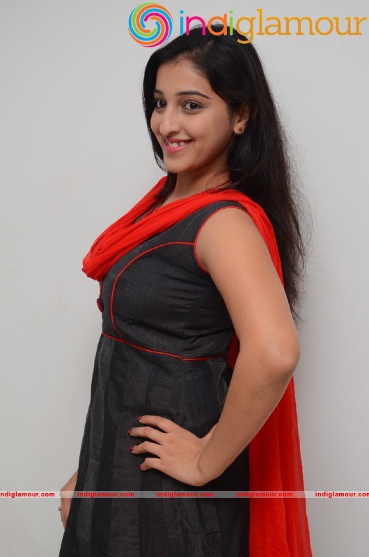 Mouryani New Pics Actress hd photo