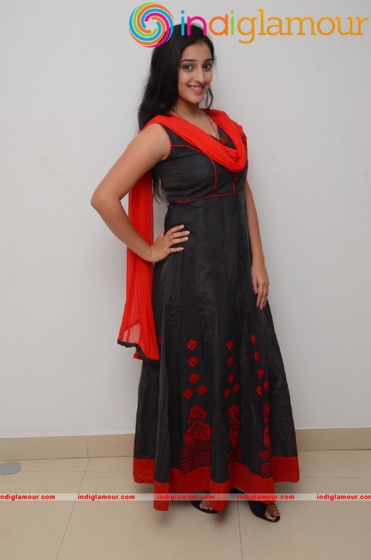 Mouryani New Pics Actress hd photo