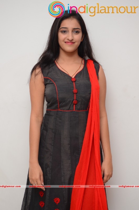 Mouryani New Pics Actress hd photo