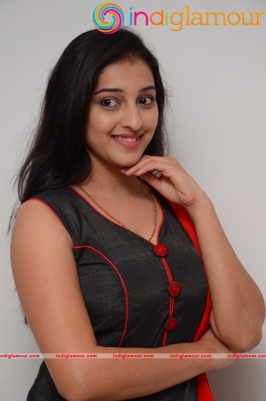 Mouryani New Pics Actress hd photo