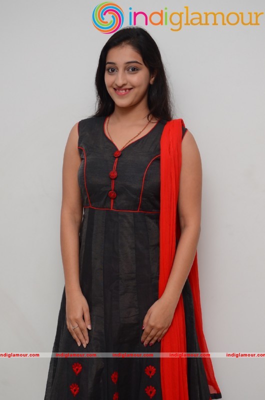 Mouryani New Pics Actress hd photo