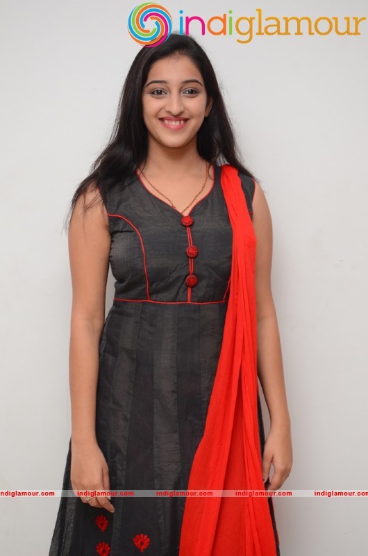 Mouryani New Pics Actress hd photo
