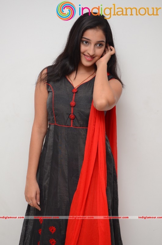 Mouryani New Pics Actress hd photo