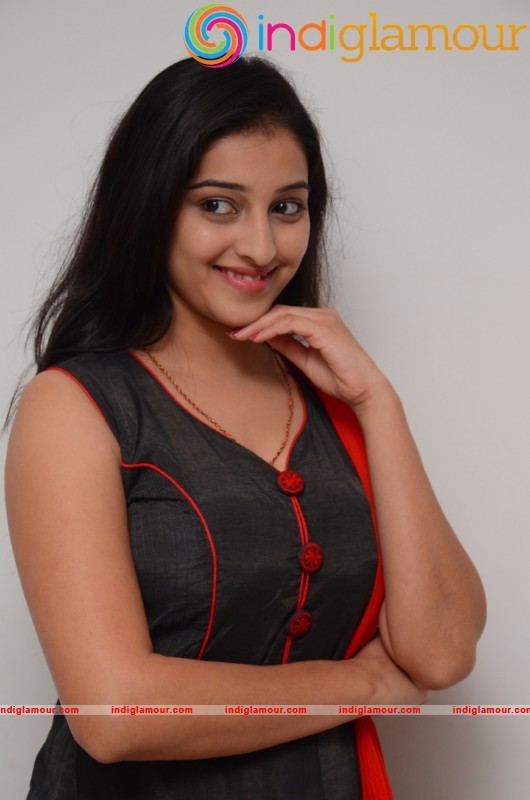 Mouryani New Pics Actress hd photo