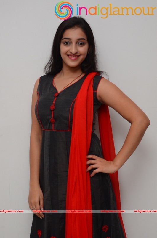 Mouryani New Pics Actress hd photo