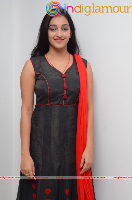 Mouryani New Pics Actress hd photo