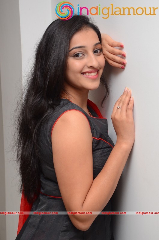 Mouryani New Pics Actress hd photo