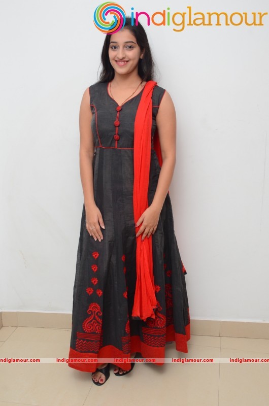 Mouryani New Pics Actress hd photo