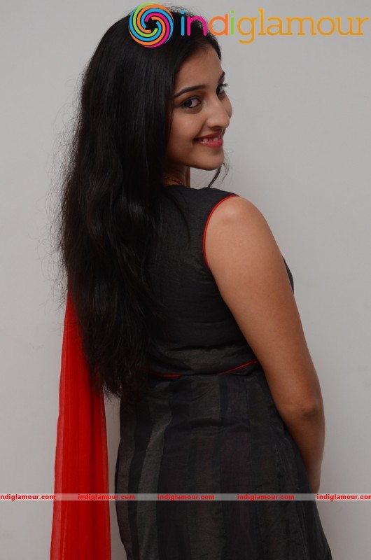 Mouryani New Pics Actress hd photo