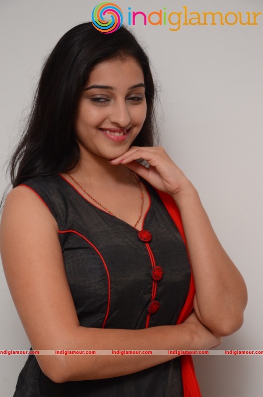 Mouryani New Pics Actress hd photo