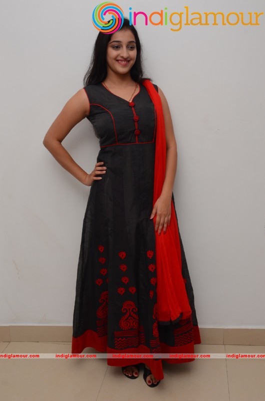 Mouryani New Pics Actress hd photo