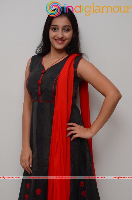 Mouryani New Pics Actress hd photo