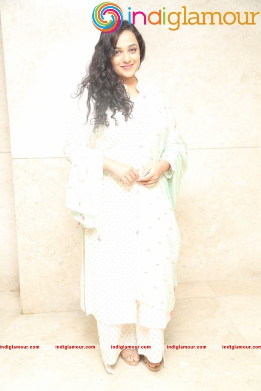 Nithya Menen New Photos Actress hd photo