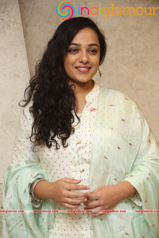 Nithya Menen New Photos Actress hd photo